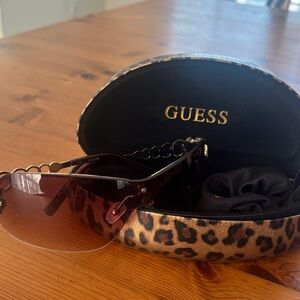 Guess Women's Sunglasses with Leopard Print Case
